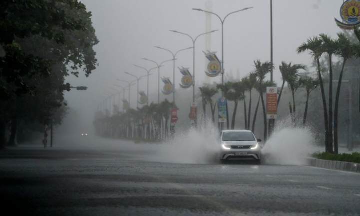 Lý giải nguyên nhân bão số 5 Kajiki còn mạnh 