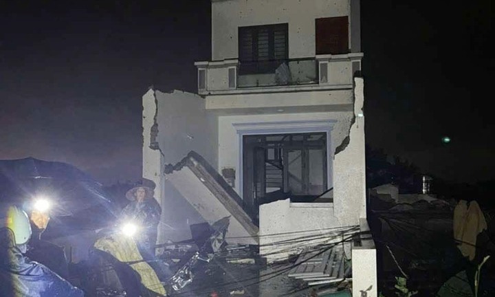 Lốc xoáy kinh hoàng ở Ninh Bình: 1 người chết, hàng trăm nhà dân bị hư hại