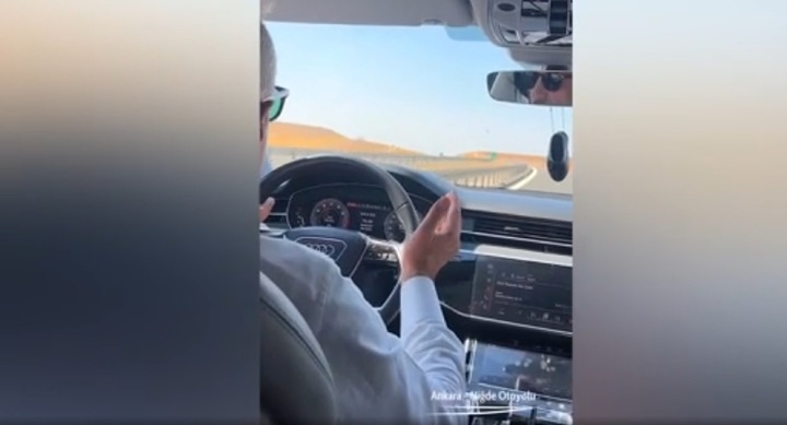 Bộ trưởng Giao thông Thổ Nhĩ kỳ bị phạt vì đăng video lái xe hơn 200 km/h lên mạng xã hội