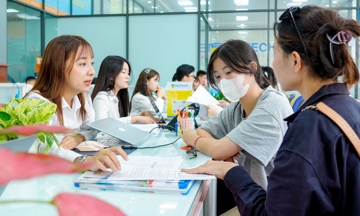 Nhiều trường đại học công bố chính sách hỗ trợ cho tân sinh viên