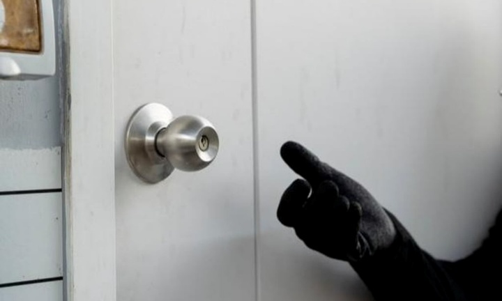 Người đàn ông đánh thuốc mê, làm một việc gây sốc với người phụ nữ để “giải tỏa căng thẳng”