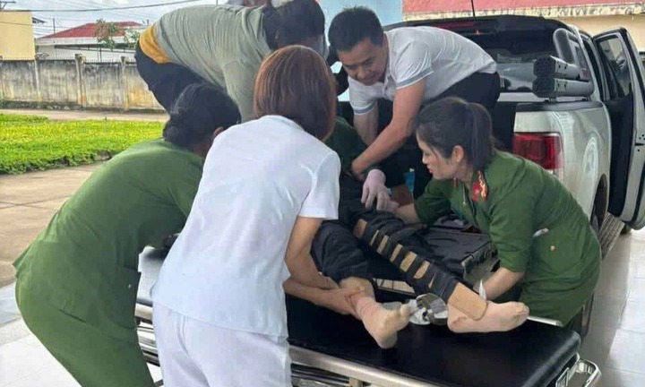 Tin tức thời sự hôm nay (1/9): Ba nữ công an cứu người gặp nạn trên đường