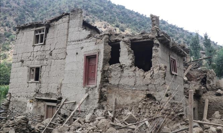 Động đất rung chuyển Afghanistan: Số nạn nhân thương vong tiếp tục tăng