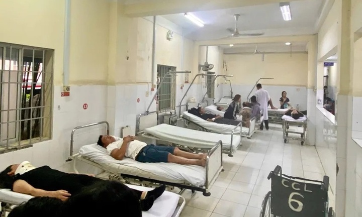 Vụ xe tải đâm xe khách trên cao tốc: Sức khỏe của 13 nạn nhân ra sao?