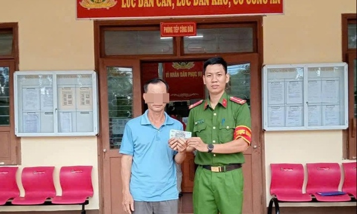 Tìm chủ nhân số tiền lớn bị bỏ quên tại cây ATM ở Quảng Trị