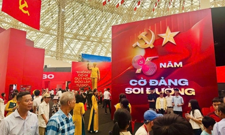 Kéo dài thời gian Triển lãm Thành tựu đất nước đến hết ngày 15/9/2025