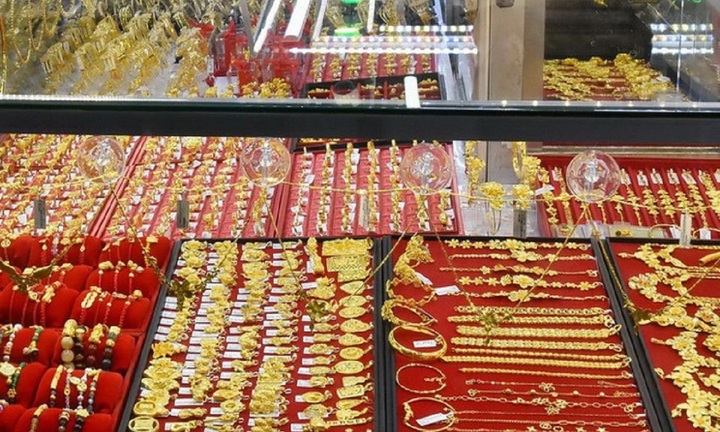 Giá vàng hôm nay 3.8.2022: Giảm mạnh khi nhà đầu tư chốt lời