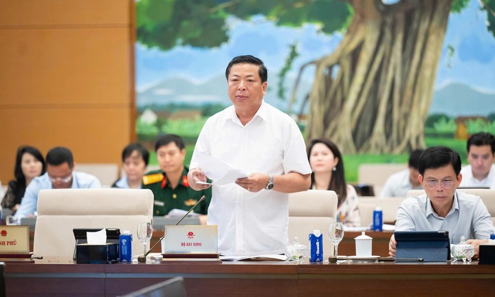 Tạo điều kiện thuận lợi cho thành phần kinh tế đầu tư, khai thác cảng hàng không