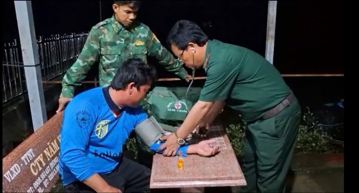 Tin tức thời sự hôm nay (6/9): Tàu cá bị sóng đánh chìm, 4 thuyền viên được cứu