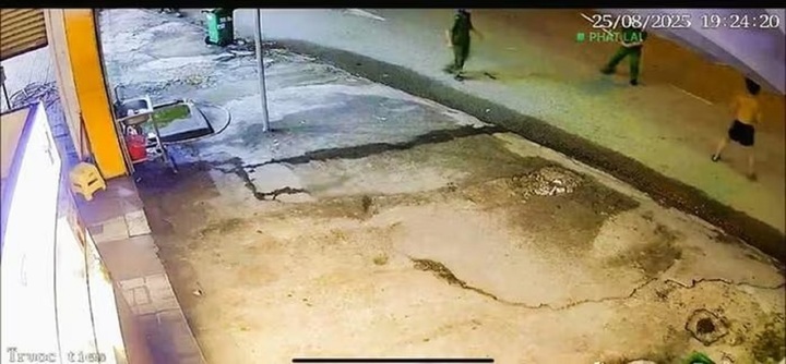 Khống chế đối tượng có biểu hiện 