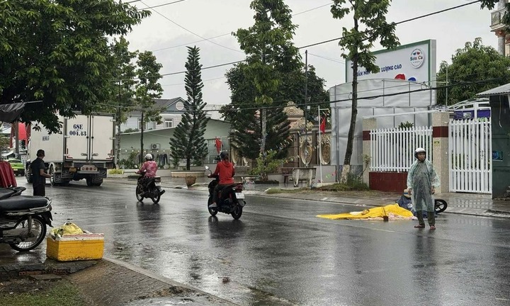 Tin tức tai nạn giao thông mới nhất ngày 9/9: Xe tải va chạm với xe máy, một người tử vong