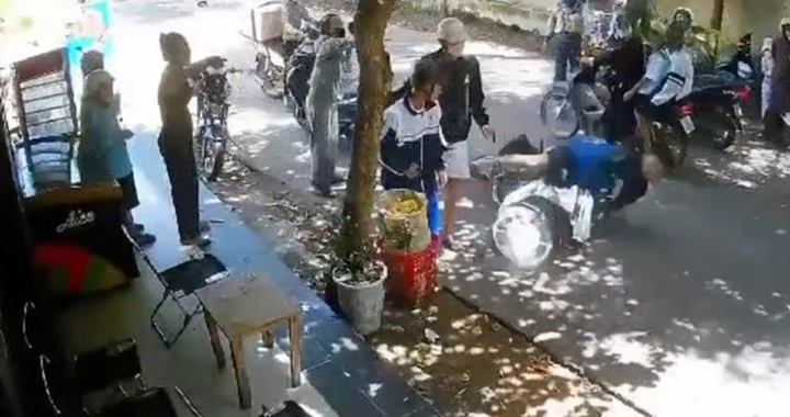 Vụ nam sinh lớp 10 đánh nhau với 4 người lạ ở Quảng Trị: Hé lộ nguyên nhân ban đầu