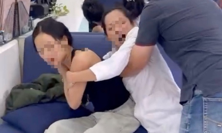 Cô gái bị bác sĩ hành hung tại phòng khám nha khoa hiện ra sao?