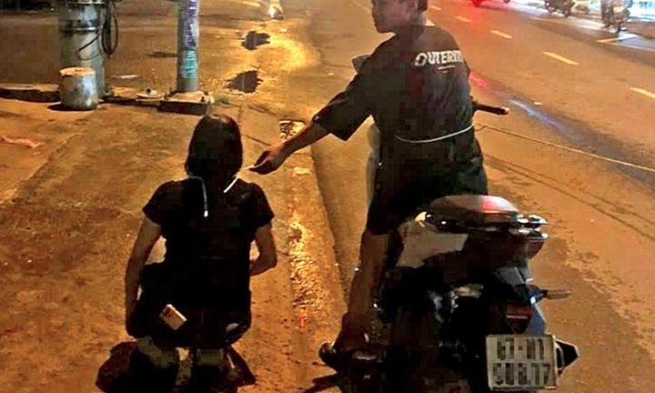 Giật dây chuyền vàng của phụ nữ, Phạm Minh Trung bị bắt