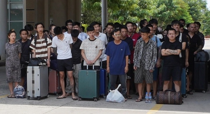 Tiếp nhận 79 công dân Việt Nam do Campuchia trao trả