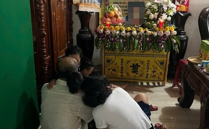 Vụ học sinh lớp 6 tử vong thương tâm sau va chạm với xe chở rác ở trường: Nỗi đau của người mẹ