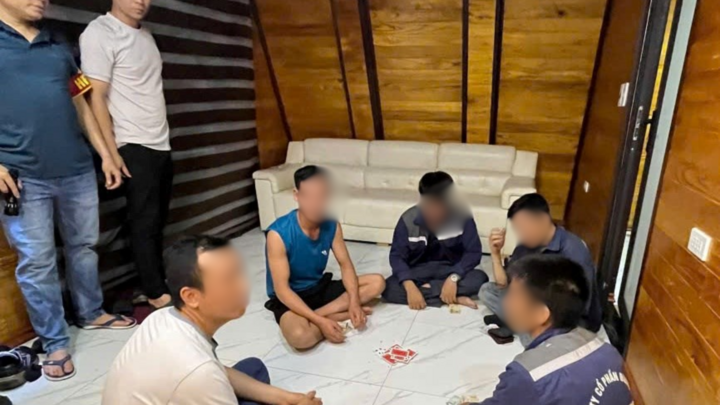 Đột kích nhà nghỉ ở Hải Phòng, phát hiện bí mật của 5 đối tượng trong căn phòng VIP