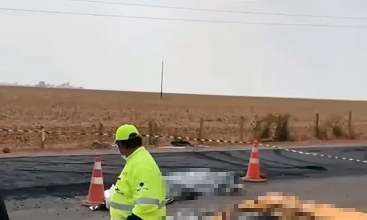 Xe lu thi công đường cao tốc bất ngờ mất kiểm soát, cán 3 công nhân tử vong ở Brazil