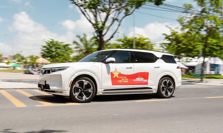 Mạnh mẽ như vận động viên Olympic, lịch lãm như một quý ông, VF 9 chinh phục các khách hàng thành đạt