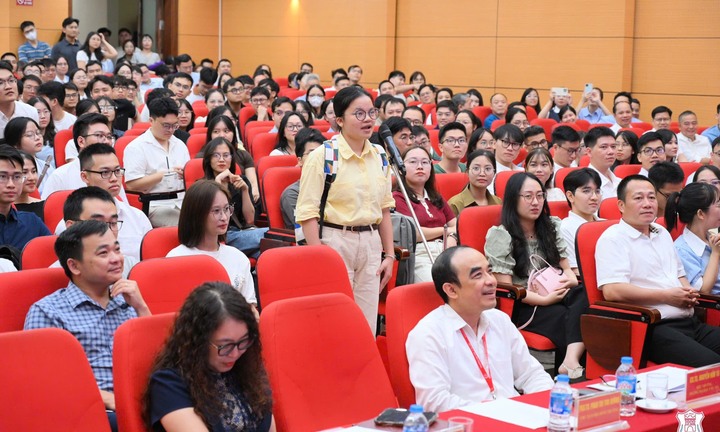 Giảng viên ĐHY Hà Nội: Bác sĩ nội trú không chỉ là “tinh hoa ngành Y” như MXH tung hô