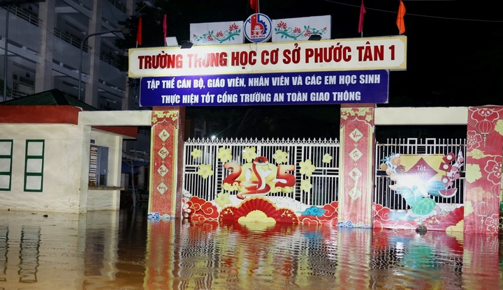 Gần 1.500 học sinh ở Đồng Nai phải nghỉ học do lũ trên sông Buông dâng cao