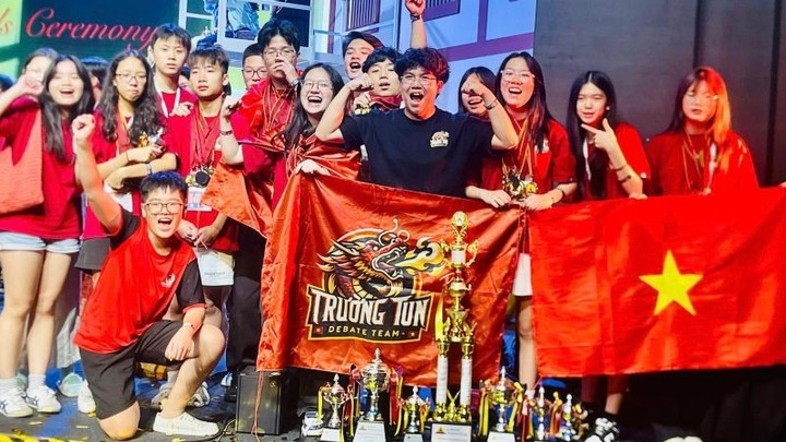 Việt Nam tự hào giành hai giải vô địch toàn cầu ở World Scholar’s Cup 2025