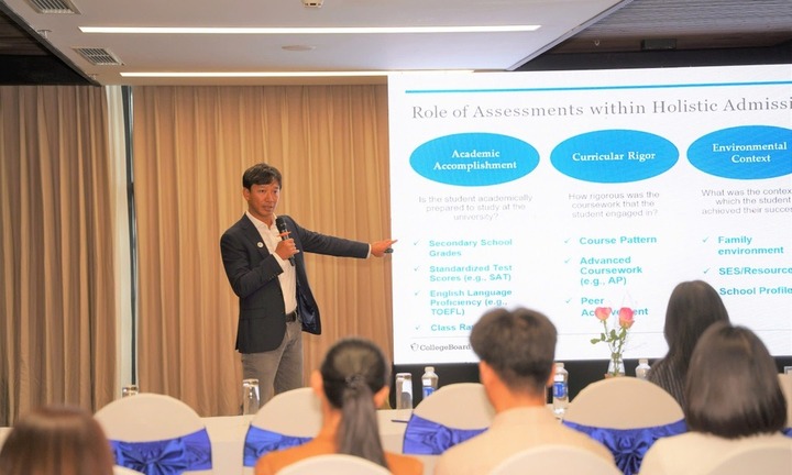 Tin tức giáo dục 24h: Chính sách mới về máy tính sử dụng cho bài thi SAT