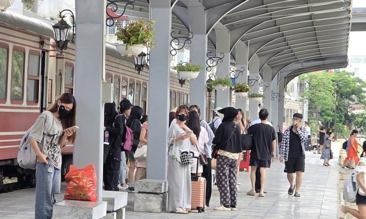 Ngành đường sắt chính thức mở bán vé tàu Tết Bính Ngọ 2026 từ ngày nào?