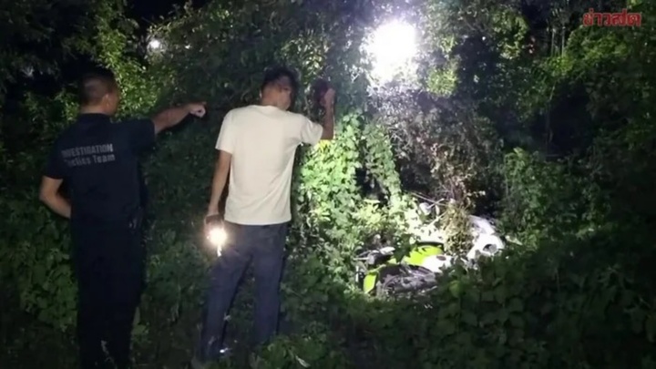 Phát hiện thi thể phân huỷ trên sườn dốc, hiện trường nhiều điểm đáng ngờ