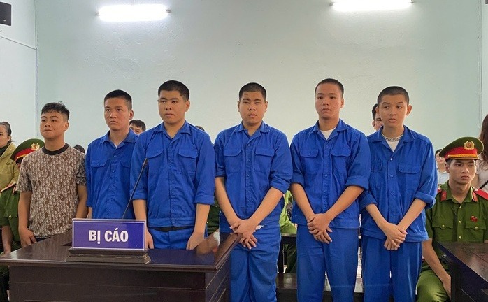 Cướp 95.000 đồng của học sinh, 6 thanh thiếu niên lĩnh án tù