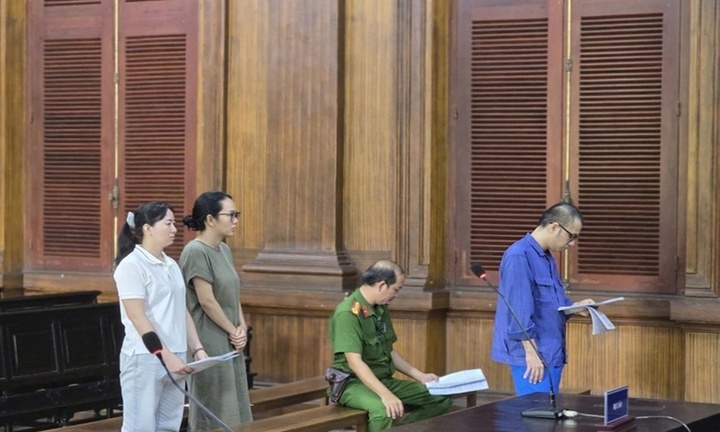 Nhân viên ngân hàng tham gia web mại dâm “phố đèn đỏ”, kéo theo 2 đồng nghiệp vào tù