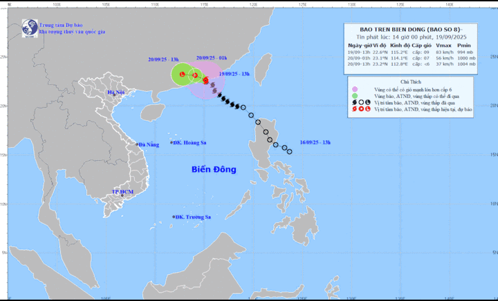 Bão số 8 áp sát Quảng Đông (Trung Quốc) biển động rất mạnh