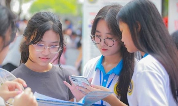  Tin tức giáo dục nổi bật 24h: Học bạ và văn bằng số sẽ được tích hợp trên VNeID