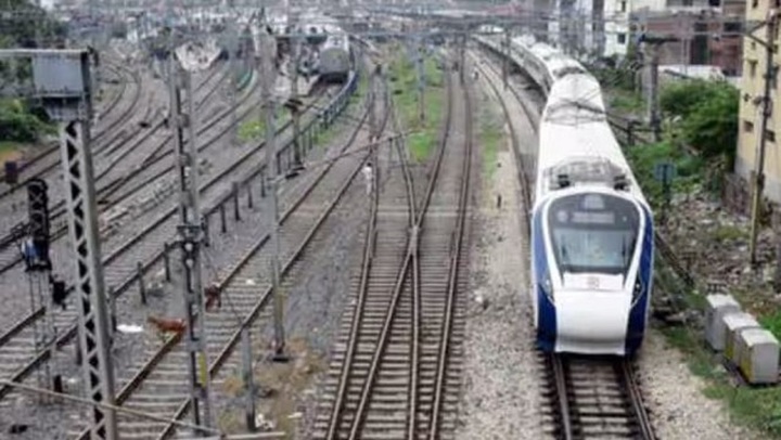 Băng qua đường sắt, 3 người tử vong thương tâm