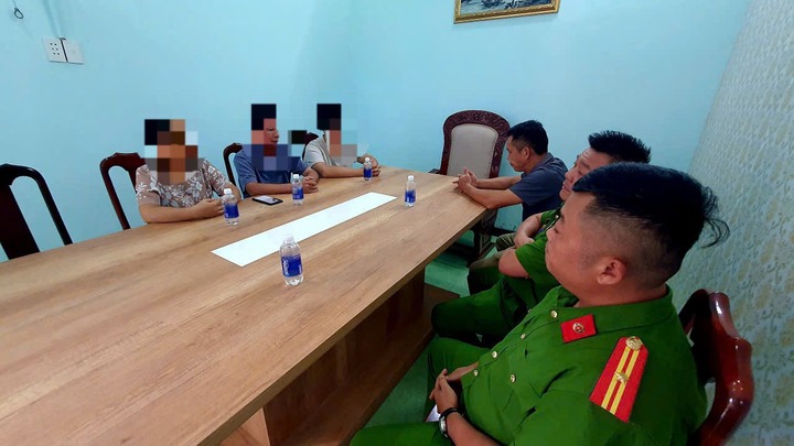 Nam sinh tự nhốt mình trong khách sạn, gào thét đòi người nhà chuyển 450 triệu cho 