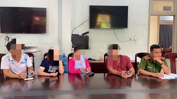 Giải cứu nữ sinh viên bị 