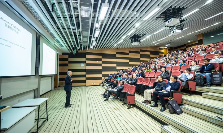 Tin tức giáo dục 24h qua: Tỷ lệ giảng viên có trình độ tiến sĩ ngày một tăng ở các trường đại học