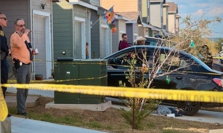 Clip: Con trai và con gái cùng tử vong trong ô tô, bắt khẩn cấp người mẹ