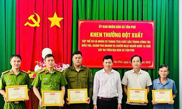 Vụ giải cứu bé gái trong chòi rẫy ở Tây Ninh: Khen thưởng những người giải cứu