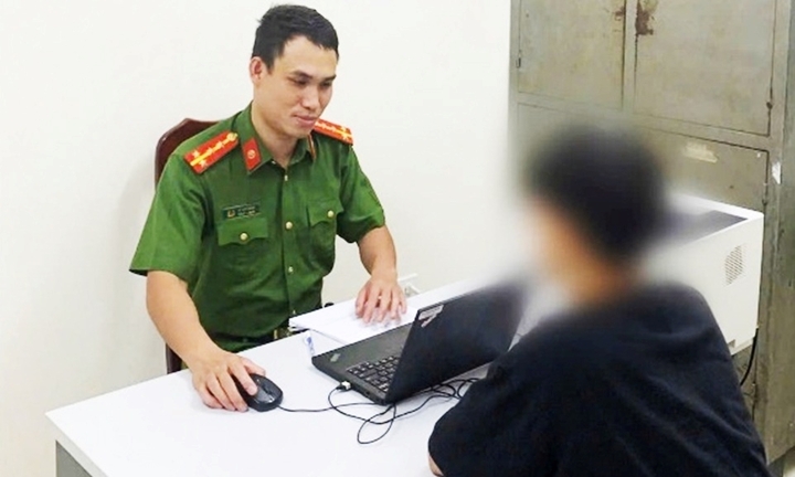 Giải cứu một nam sinh viên năm nhất bị 