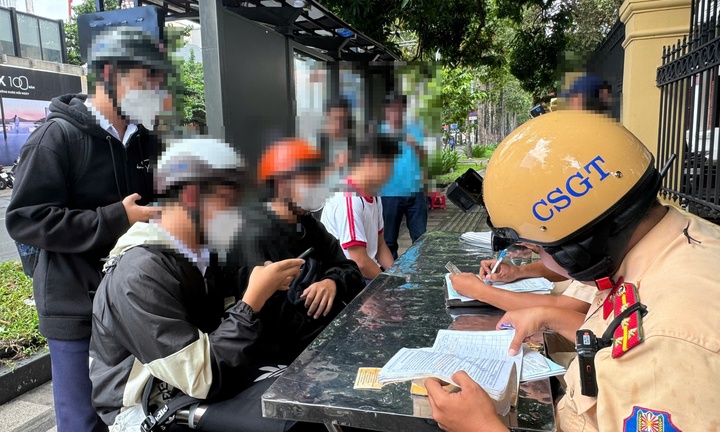 Tin tức giáo dục 24h: CSGT TP.HCM cảnh báo tình trạng học sinh, sinh viên vi phạm giao thông