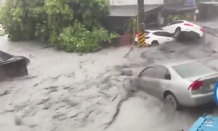 Cận cảnh sức tàn phá của siêu bão Ragasa - cơn bão mạnh nhất hành tinh 2025