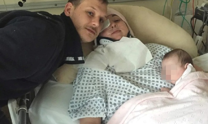 Người phụ nữ bất ngờ bị gãy cổ, suýt liệt sau cái ngáp mạnh