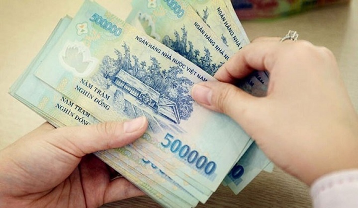 Lương hưu nhận qua tài khoản ngân hàng có phải đóng thuế