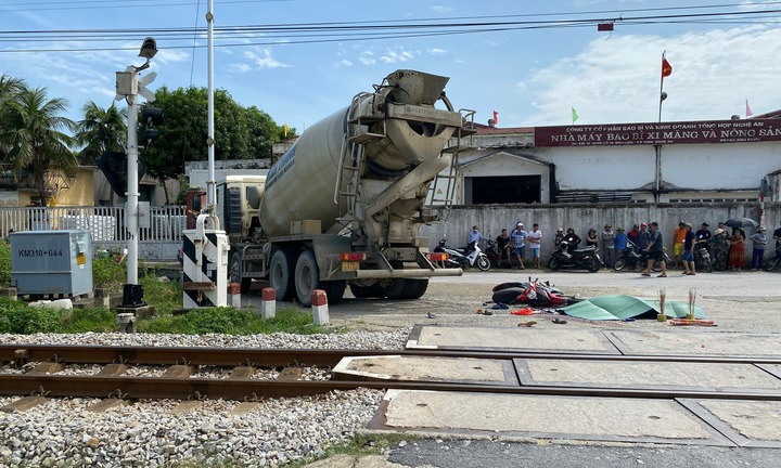 Tin tức tai nạn giao thông mới nhất ngày 25/9: Va chạm với xe tải, nam sinh lớp 6 tử vong