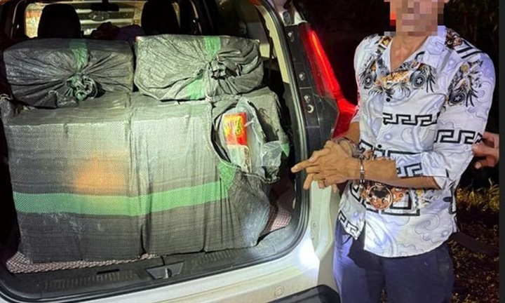 Kiểm tra xe ô tô 7 chỗ ở Đồng Nai, phát hiện 