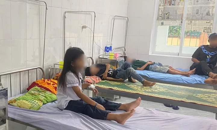 Vụ 40 học sinh nghi ngộ độc nhập viện cấp cứu tại Quảng Trị: Phó hiệu trưởng lên tiếng