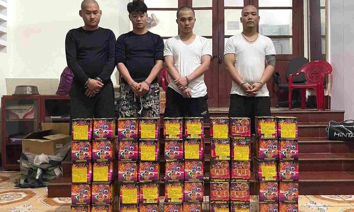 Bắt giữ 4 đối tượng vận chuyển hơn 100kg pháo nổ trái phép từ Trung Quốc vào Việt Nam