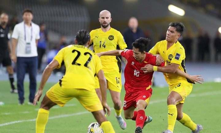 Nhóm cầu thủ nhập tịch của Malaysia trả giá đắt