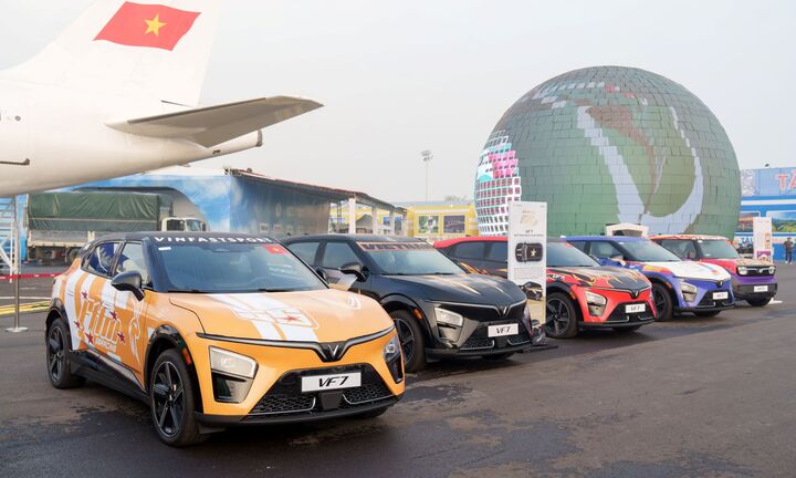 Chạy VinFast VF 7 vượt bão, người dùng Việt khẳng định: “ADAS phản ứng chuẩn xác, đây là chiếc xe đáng tin cậy”